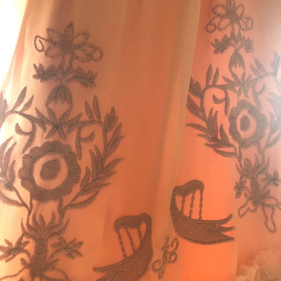 Chelsea&Violet Embroidered Prairie Maxi Dr… - Picture 6 of 7